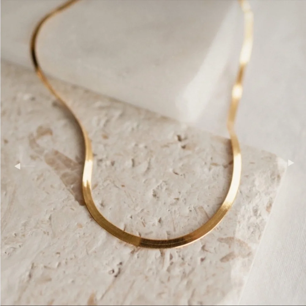 NEW 18K GOLD HERRINGBONE CHAIN NECKLACE - Picture 3 of 3